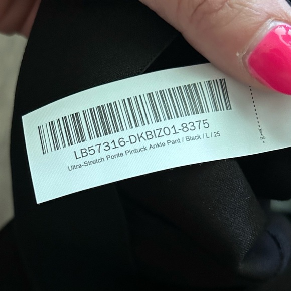 NWT Quince Ultra-Stretch Ponte Pintuck Ankle Pants in Black Sz L PETITE - Picture 10 of 10